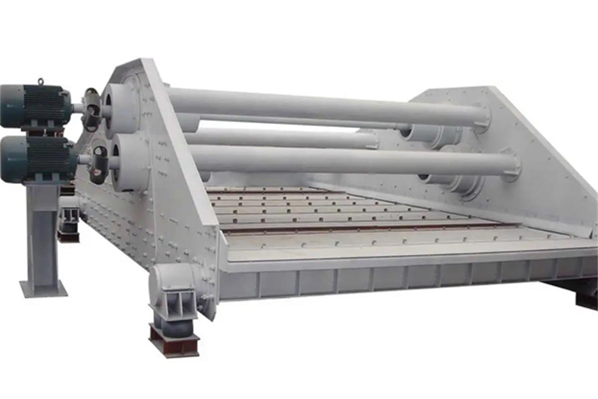 振動(dòng)篩分機(jī)開機(jī)運(yùn)行時(shí)的注意事項(xiàng)